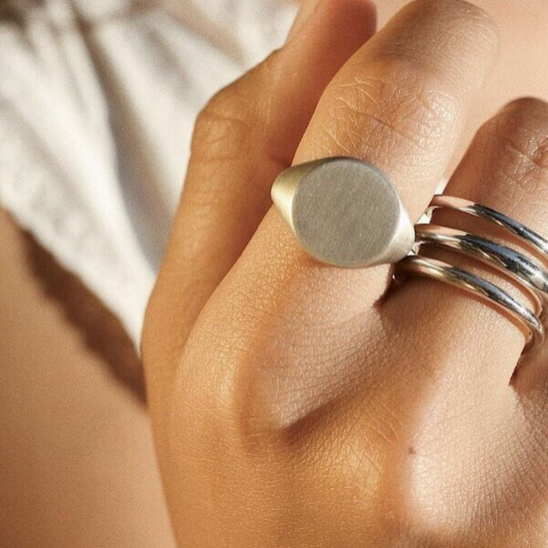 REFLECTION SIGNET RING