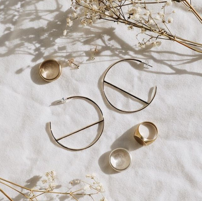 BALANCE HOOP EARRINGS