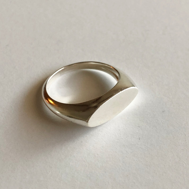 Oval Signet Ring in Silver